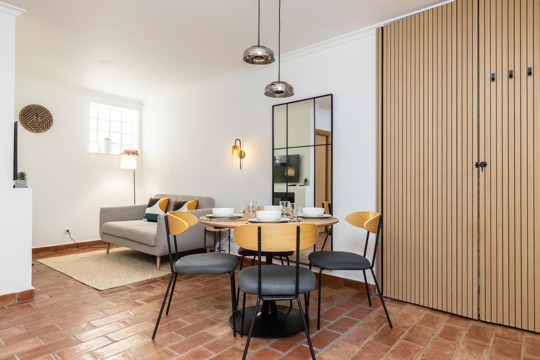 Holiday home New!! Cherry House - Traditional Townhouse In The Heart Of *