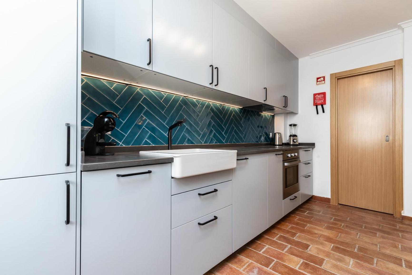 Сasa de vacaciones New!! Cherry House - Traditional Townhouse In The Heart Of