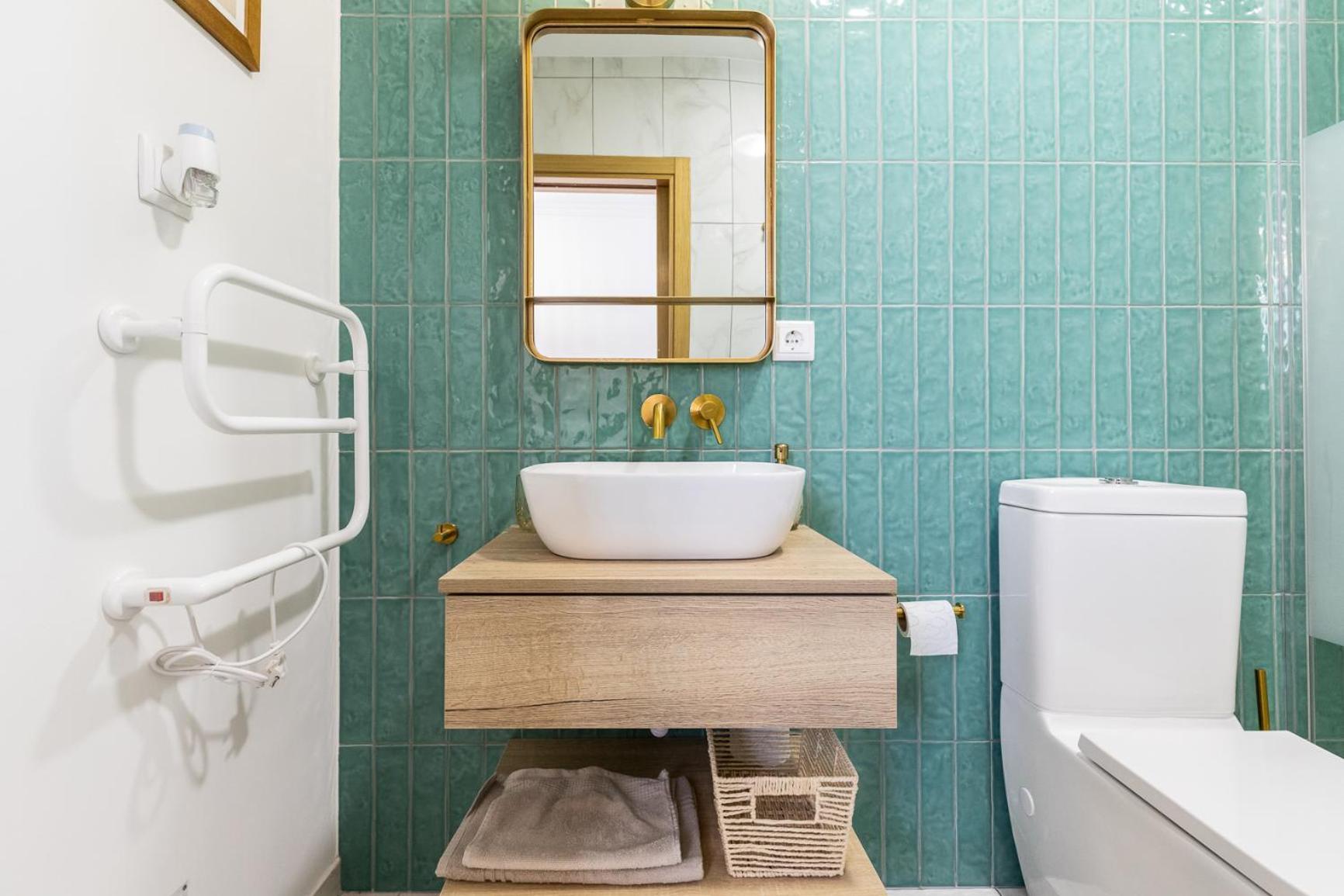 New!! Cherry House - Traditional Townhouse In The Heart Of Сasa de vacaciones