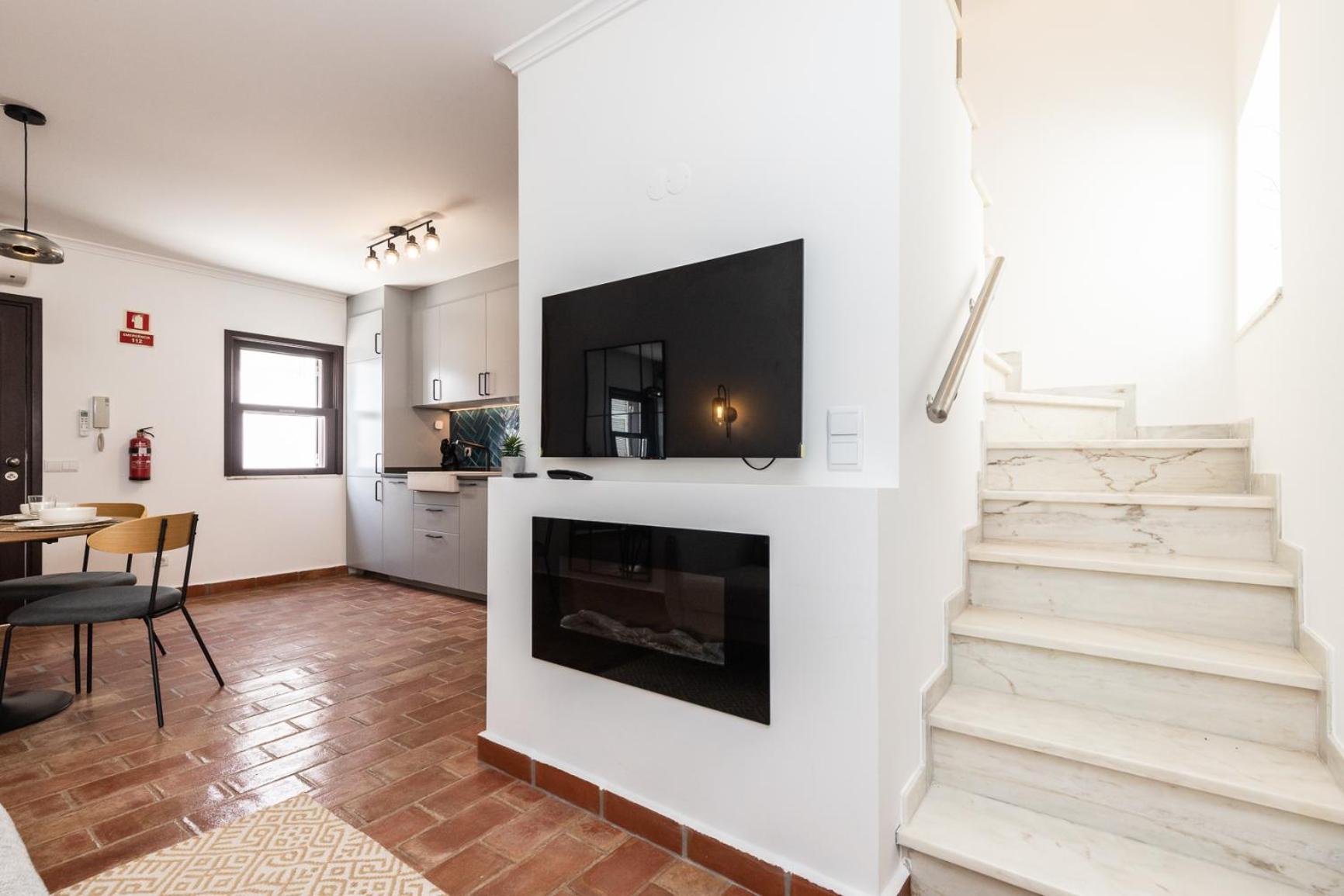 Сasa de vacaciones New!! Cherry House - Traditional Townhouse In The Heart Of