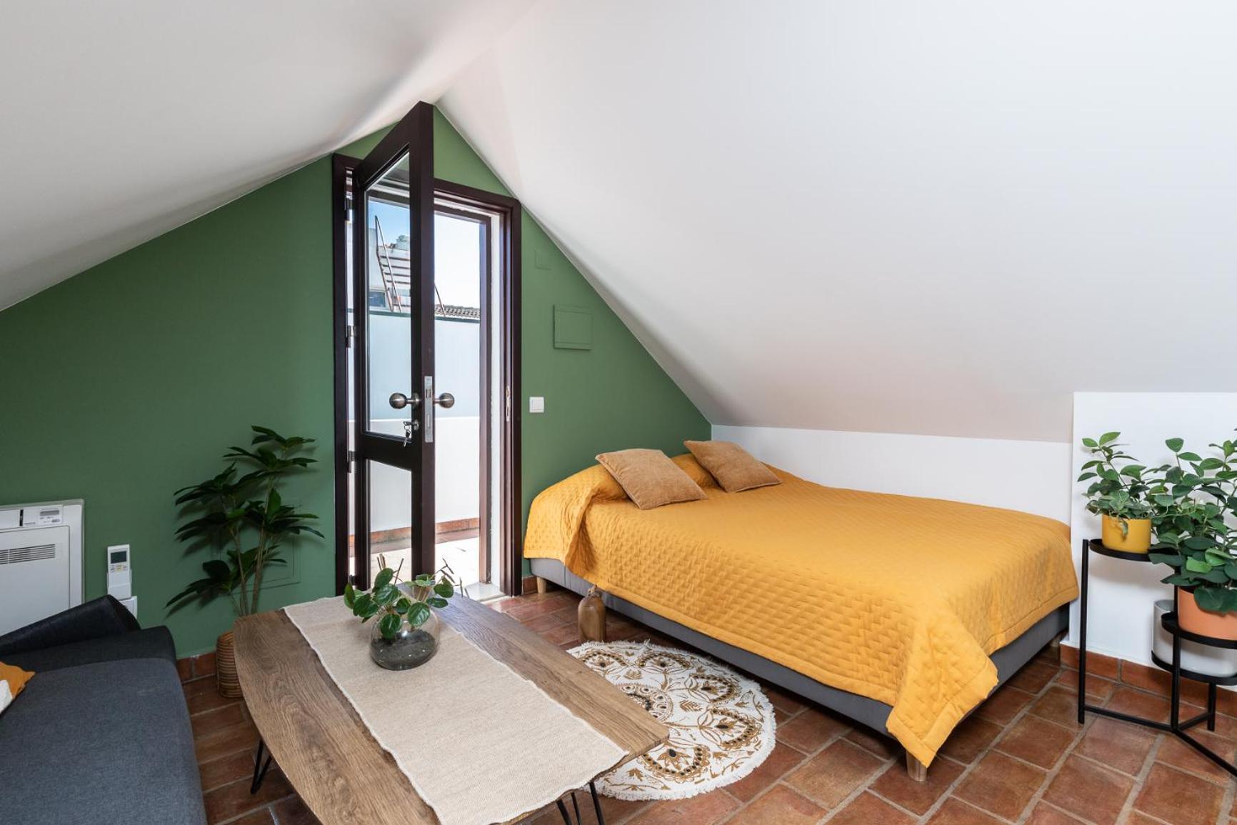 New!! Cherry House - Traditional Townhouse In The Heart Of *