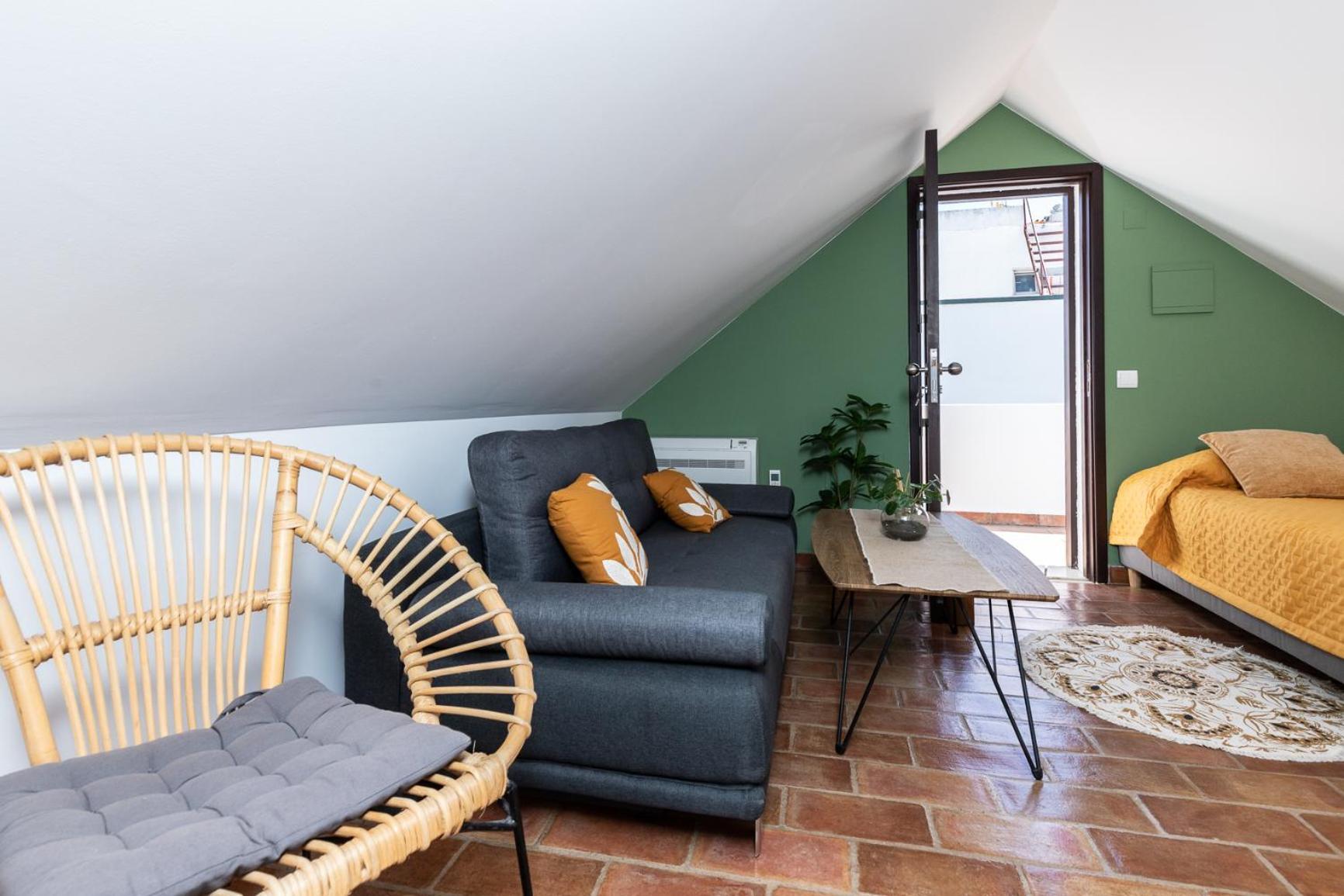 New!! Cherry House - Traditional Townhouse In The Heart Of *